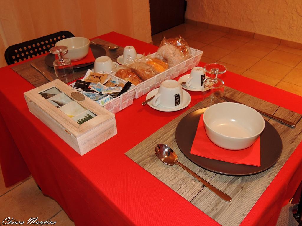 Hotel La Casa Del Colonnello Vercelli Zewnętrze zdjęcie